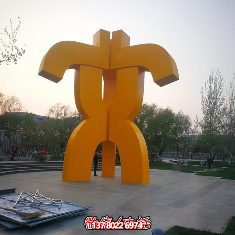 大型不锈钢喷漆抽象文字景观艺术造型博鱼平台