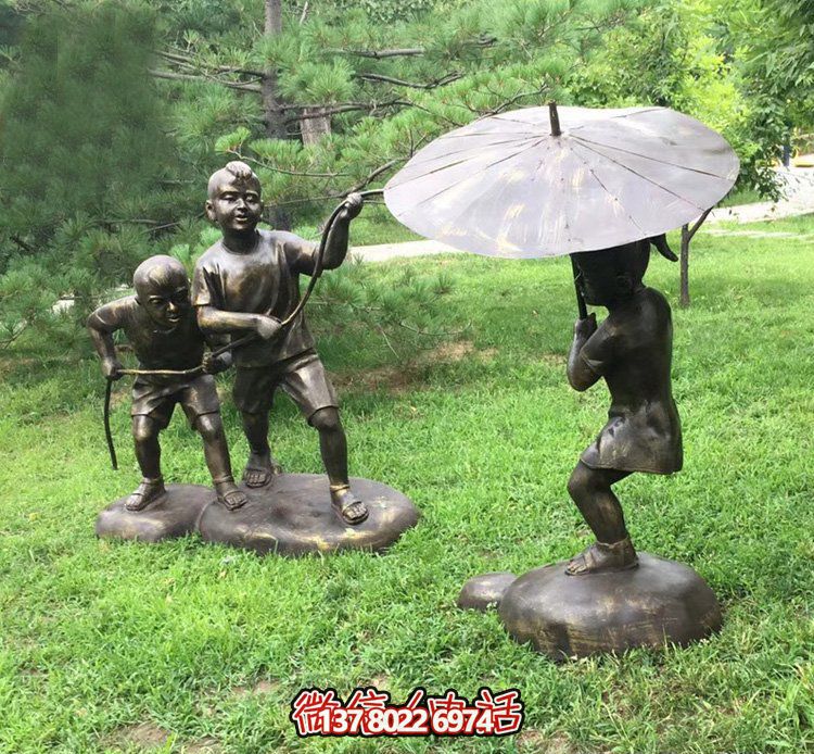 户外景区铜雕玩水的儿童博鱼平台
