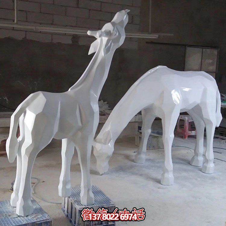 广场玻璃钢卡通抽象梅花鹿博鱼平台