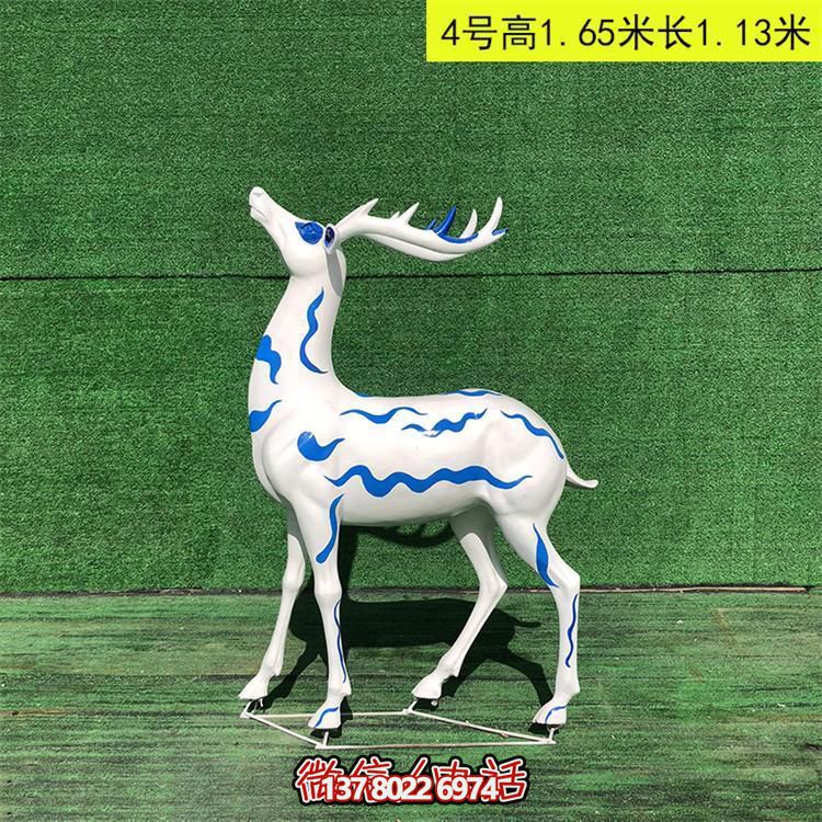 公园绿地草坪群鹿摆件园林景观动物博鱼平台