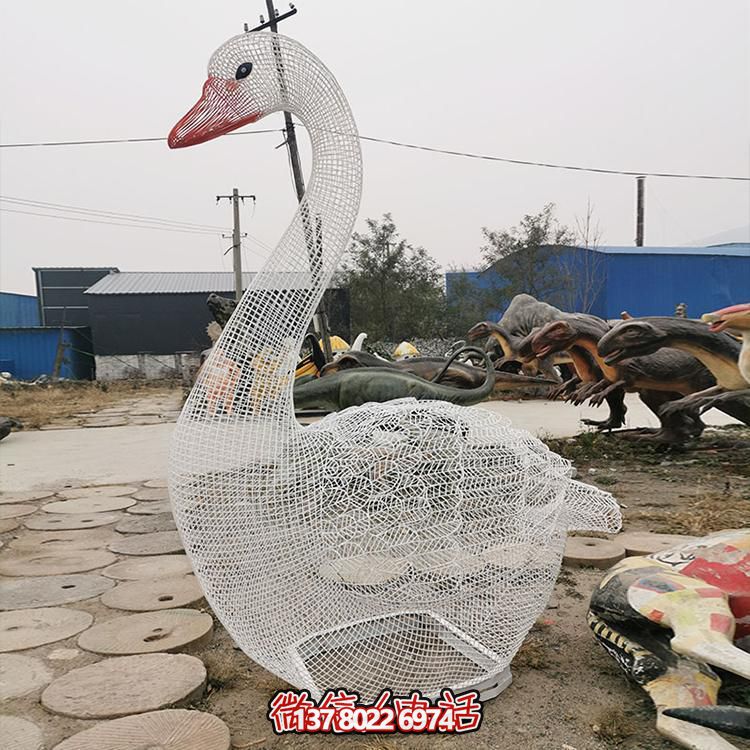 广场大型不锈钢镂空网格照明动物天鹅博鱼平台