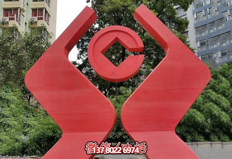 别墅小区创意抽象红色玻璃钢手捧铜钱博鱼平台
