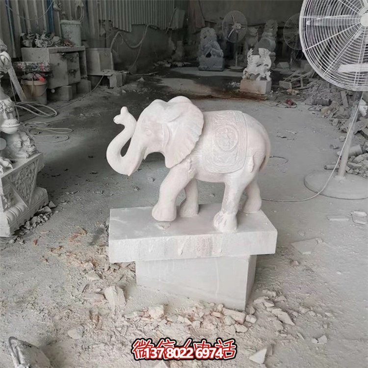 博鱼(中国)企业门口摆放大理石雕刻小象博鱼平台