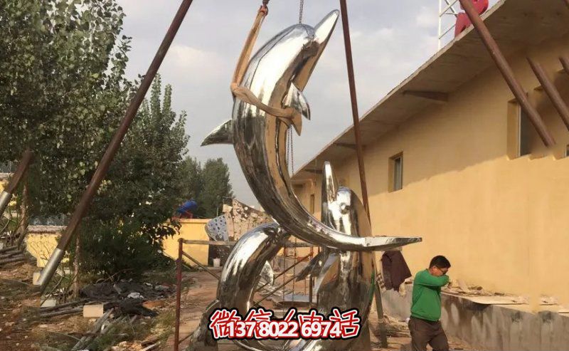 户外园林摆放大型不锈钢海豚博鱼平台