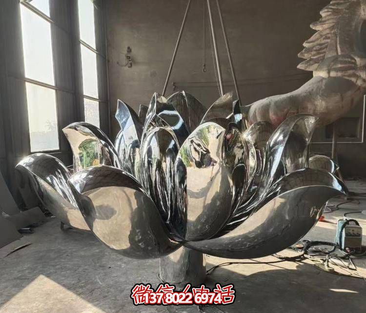 不锈钢镜面大型喷泉景观莲花博鱼平台