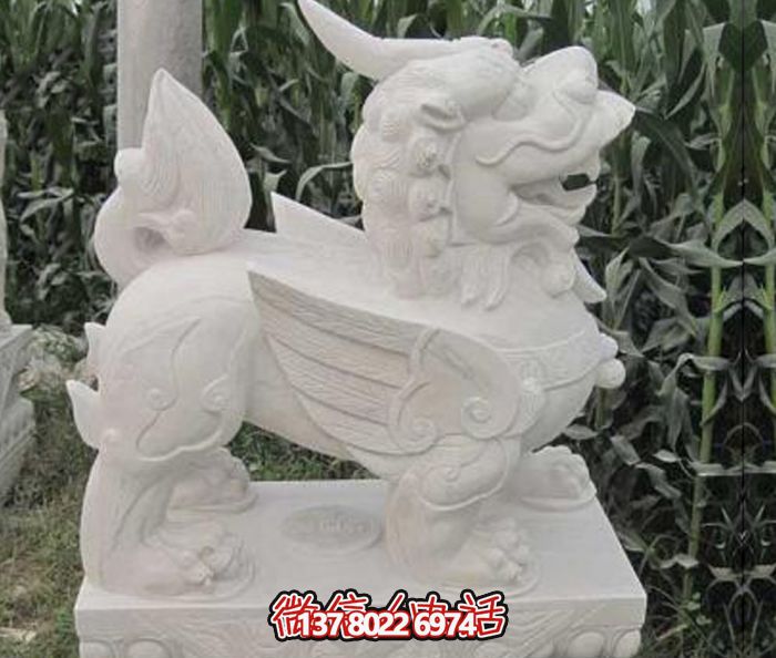 户外景区汉白玉石雕带翅膀的貔貅博鱼平台