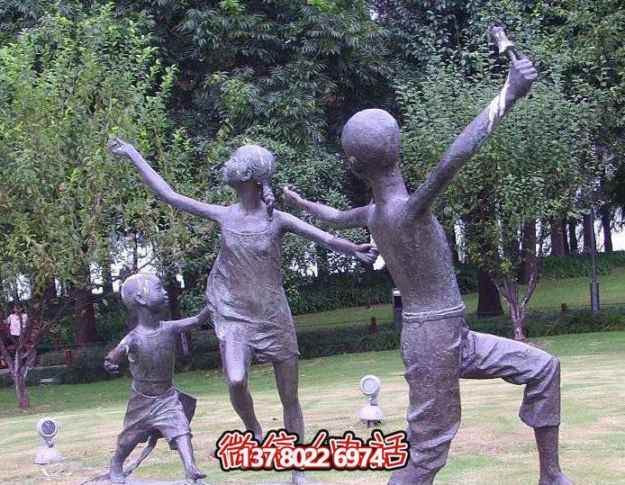 公园铜雕玩耍放风筝的儿童博鱼平台