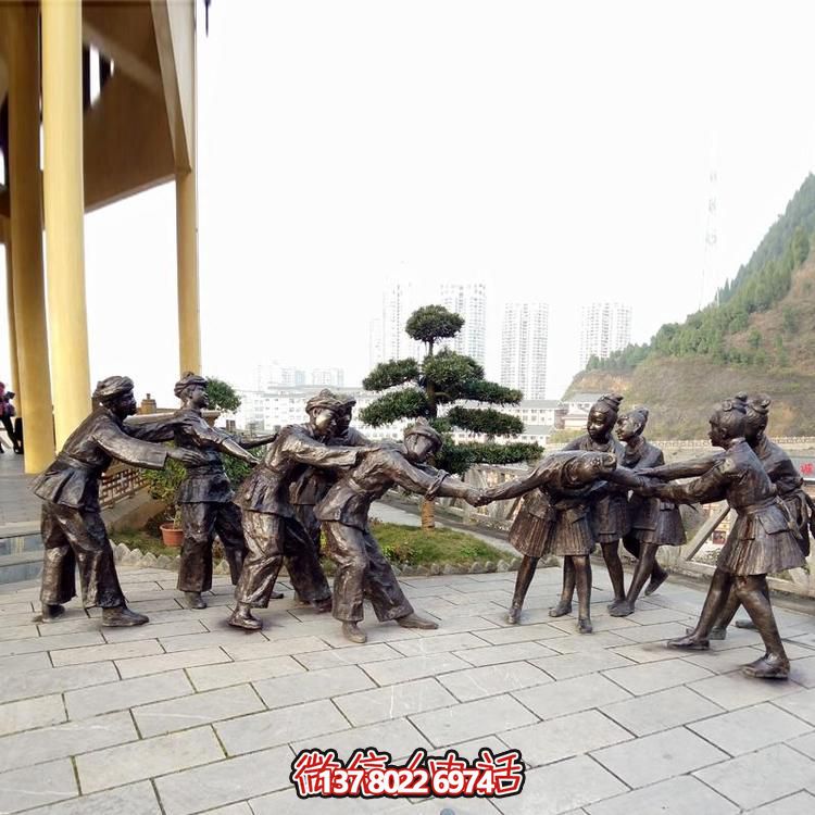 景区摆放玻璃钢仿铜少数民族人物博鱼平台